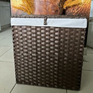 Beautiful exotic natural look Mocha brown wicker like laundry hamper Brand New